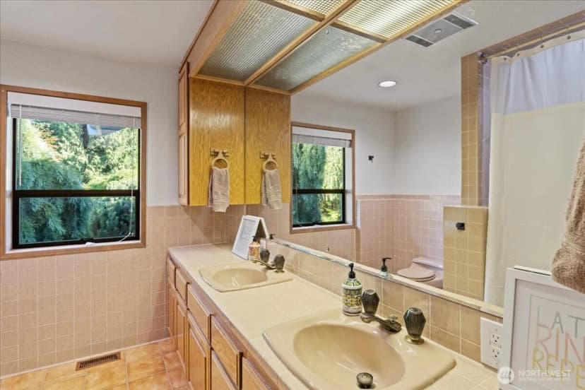 Property photo for 701 175th Street Sw, Bothell photo 30