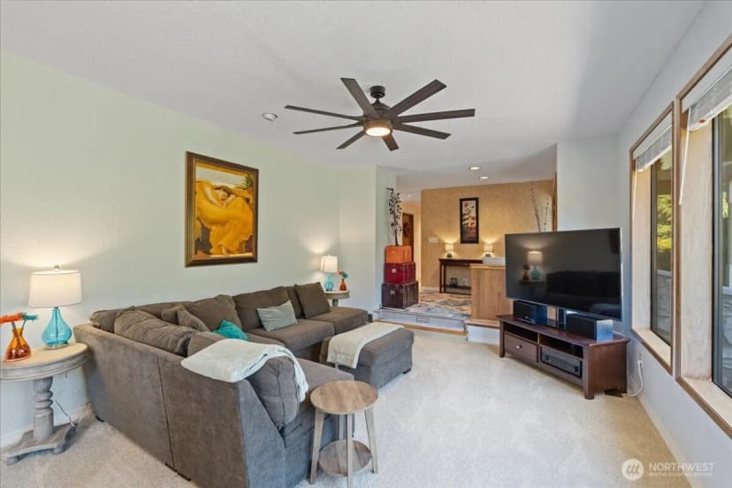 Property photo for 701 175th Street Sw, Bothell photo 6