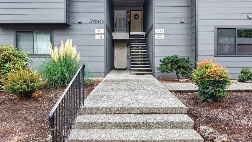 Property photo for 3590 Narrows View Lane Ne #102, Bremerton