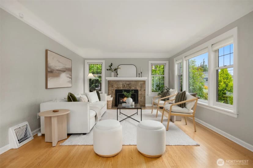 Property photo for 319 Smith Place, Seattle photo 6