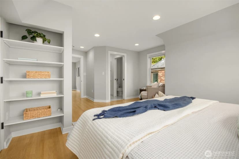 Property photo for 319 Smith Place, Seattle photo 15