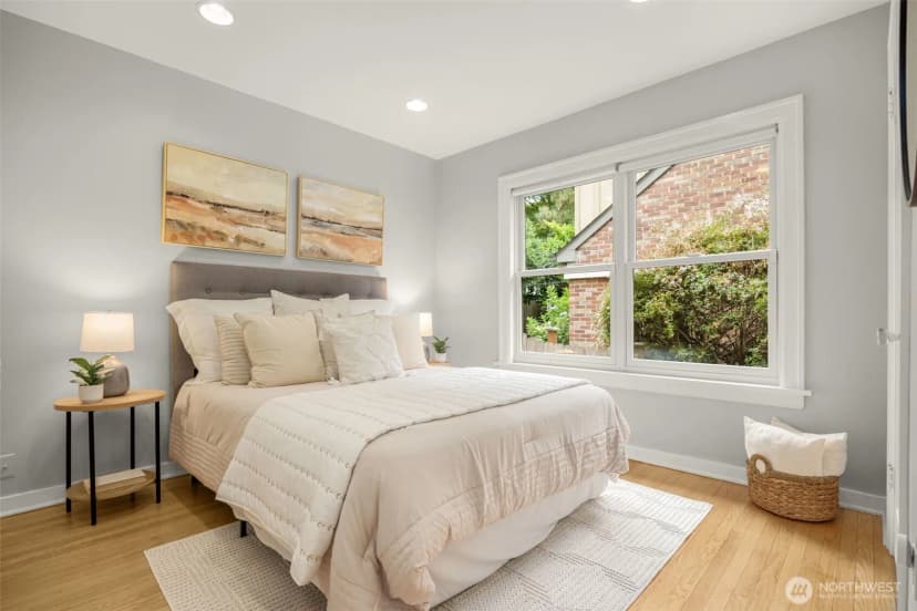 Property photo for 319 Smith Place, Seattle photo 11