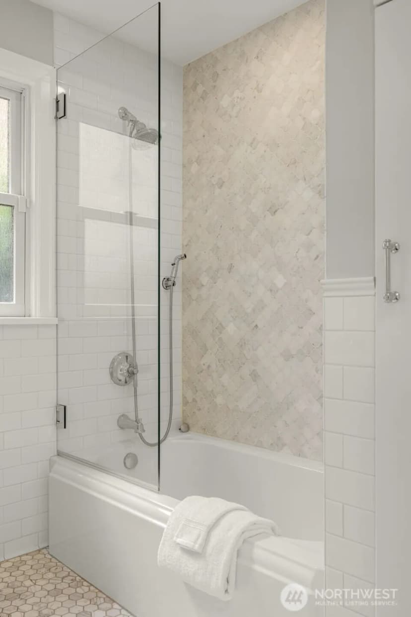 Property photo for 319 Smith Place, Seattle photo 13