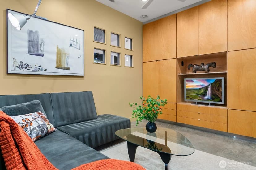 Property photo for 1549 Magnolia Way W, Seattle photo 14