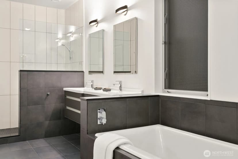 Property photo for 1549 Magnolia Way W, Seattle photo 21