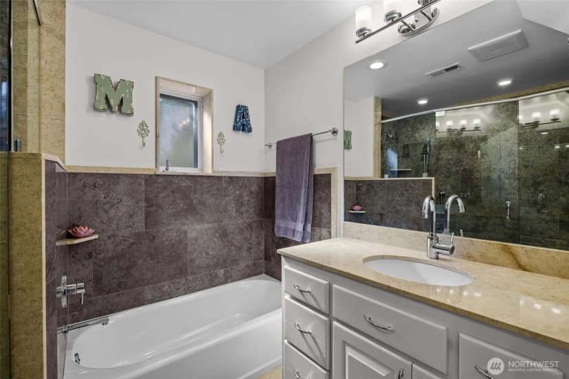 Property photo for 16231 Valhalla Drive, Bothell photo 33