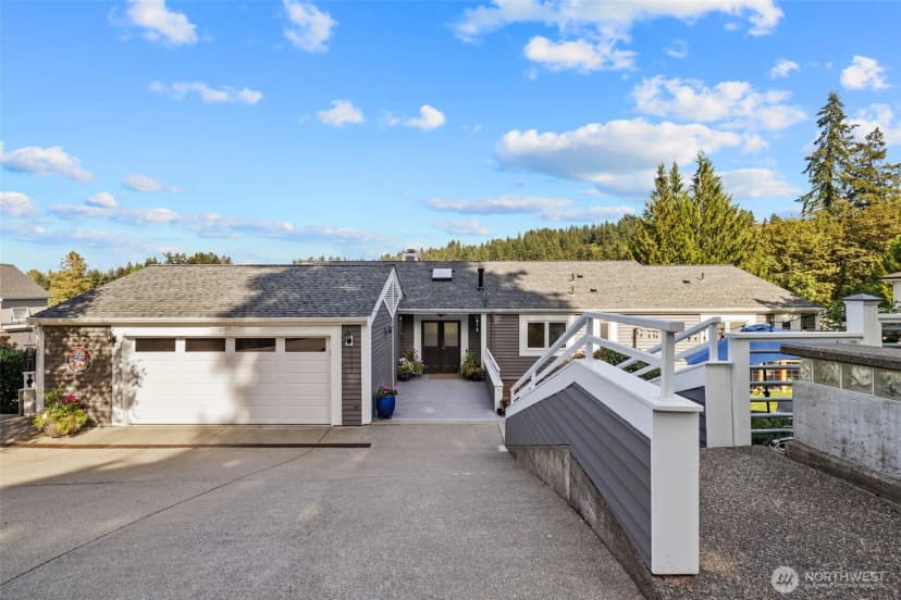 Property photo for 16231 Valhalla Drive, Bothell photo 3