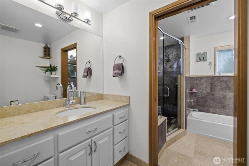 Property photo for 16231 Valhalla Drive, Bothell photo 32