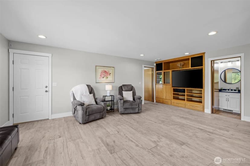 Property photo for 16231 Valhalla Drive, Bothell photo 17