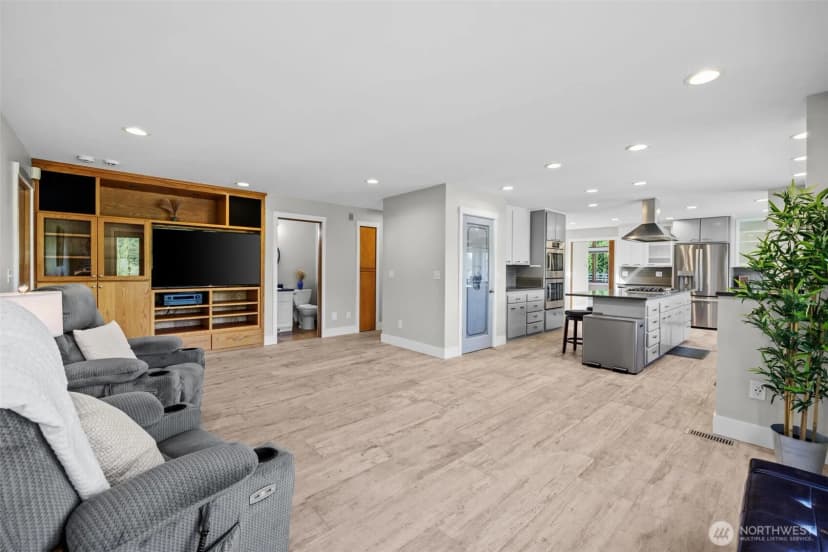 Property photo for 16231 Valhalla Drive, Bothell photo 18