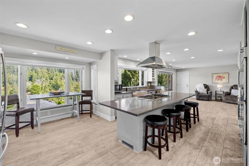 Property photo for 16231 Valhalla Drive, Bothell photo 13