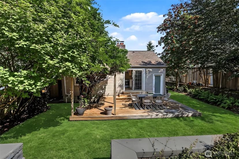 Property photo for 3243 22nd Avenue W, Seattle photo 14