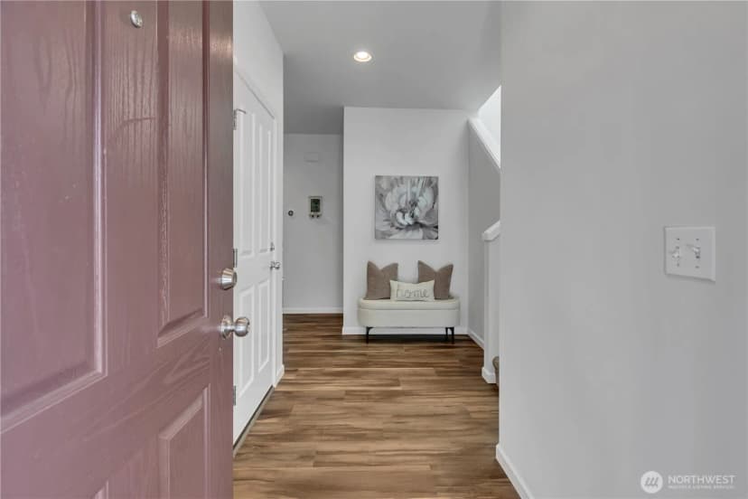 Property photo for 20160 111th Way Se, Kent photo 3