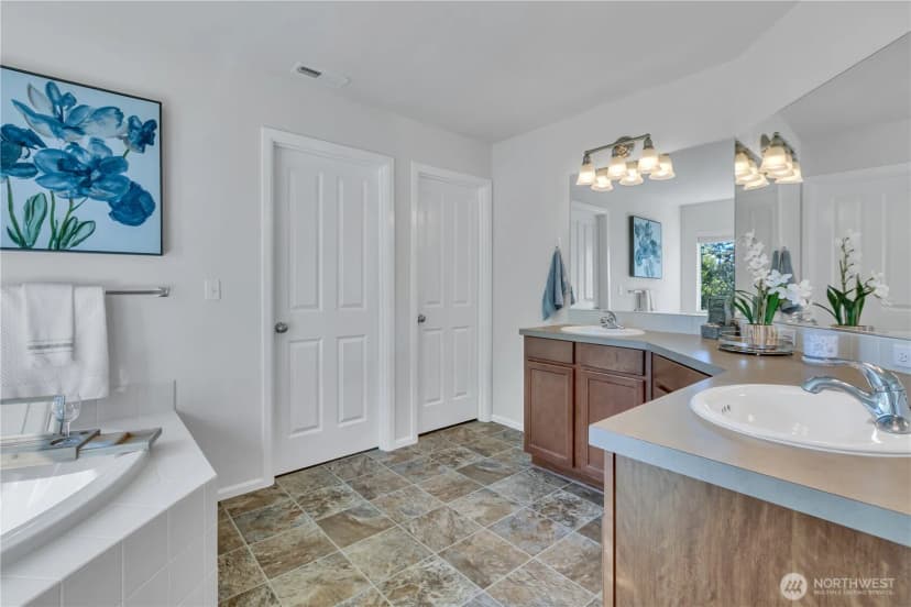 Property photo for 20160 111th Way Se, Kent photo 19