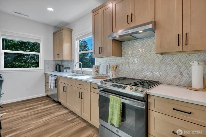 Property photo for 20160 111th Way Se, Kent photo 9