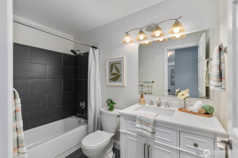 Property photo for 10110 Greenwood Ave N #204, Seattle photo 13