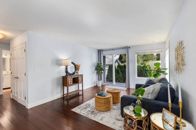 Property photo for 10110 Greenwood Ave N #204, Seattle photo 3