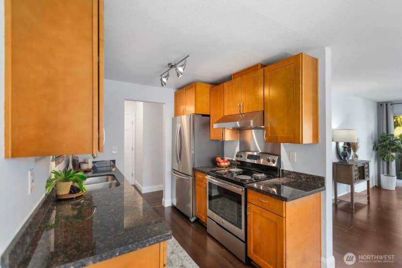 Property photo for 10110 Greenwood Ave N #204, Seattle photo 9