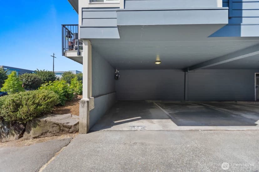 Property photo for 10110 Greenwood Ave N #204, Seattle photo 15