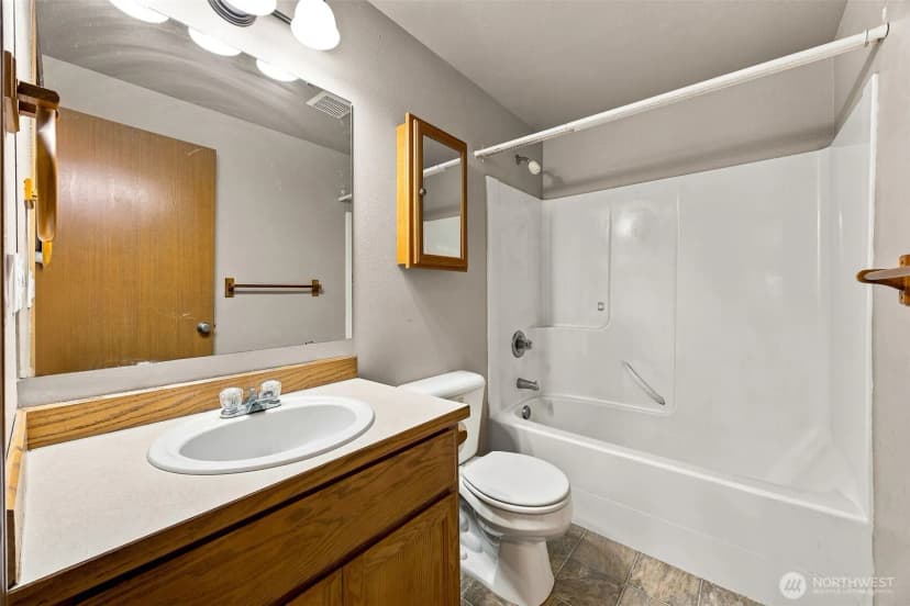 Property photo for 25517 35th Avenue E, Spanaway photo 13