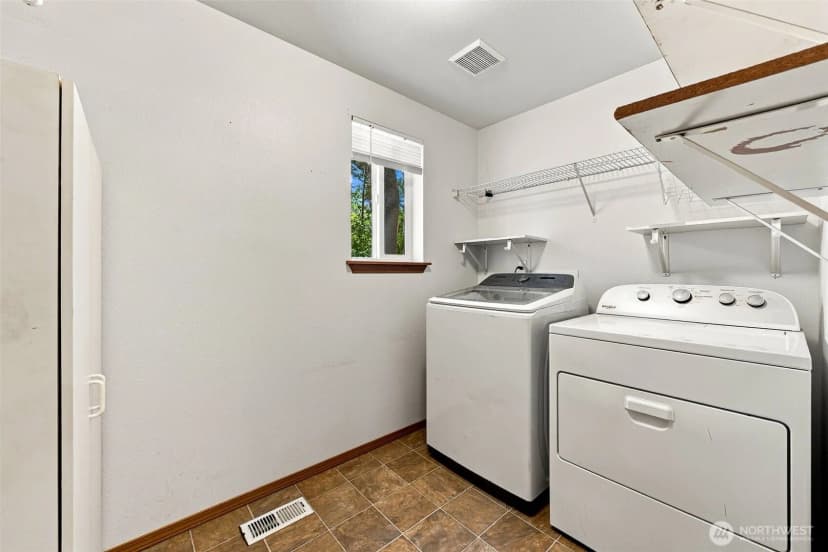 Property photo for 25517 35th Avenue E, Spanaway photo 8