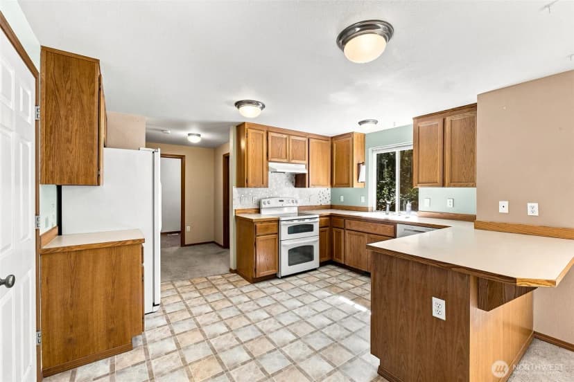 Property photo for 25517 35th Avenue E, Spanaway photo 7