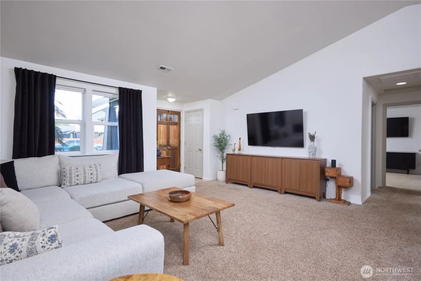 Property photo for 1214 Se Scenic View Dr, College Place photo 2