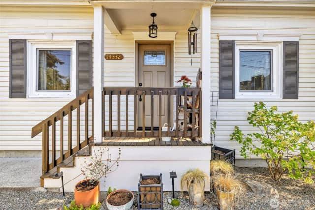 Property photo for 14332 Phinney Avenue N, Seattle photo 4