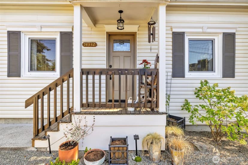 Property photo for 14332 Phinney Avenue N, Seattle photo 4