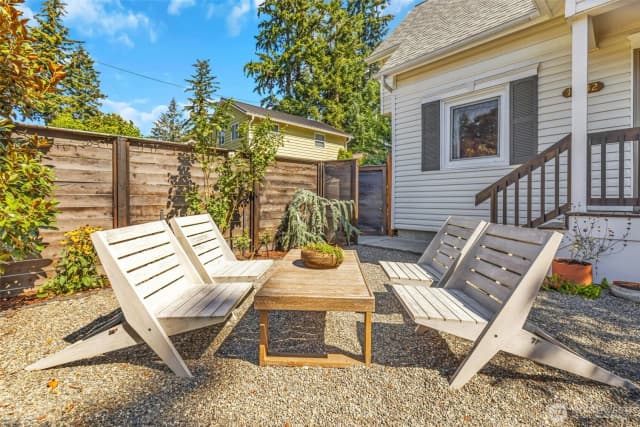 Property photo for 14332 Phinney Avenue N, Seattle photo 3