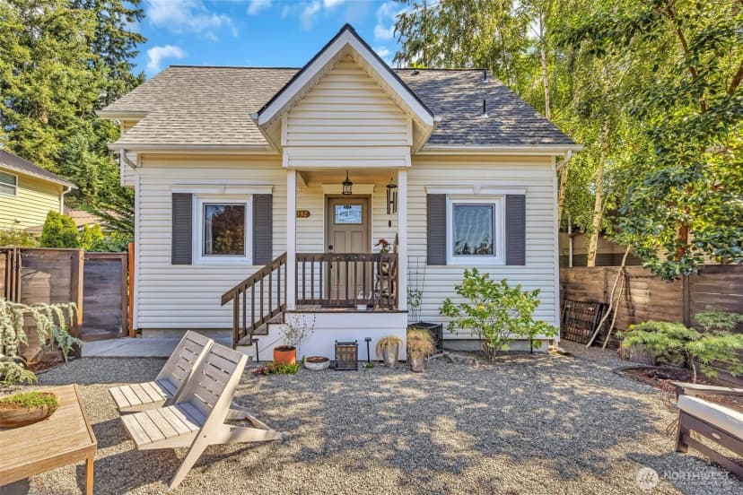 Property photo for 14332 Phinney Avenue N, Seattle