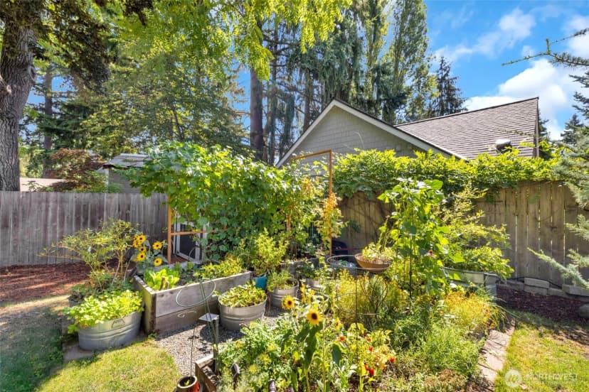 Property photo for 14332 Phinney Avenue N, Seattle photo 36