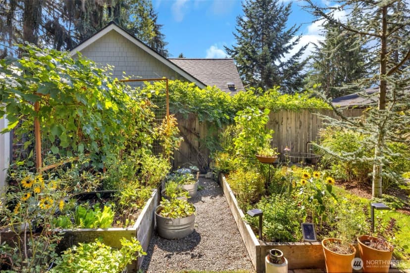 Property photo for 14332 Phinney Avenue N, Seattle photo 30