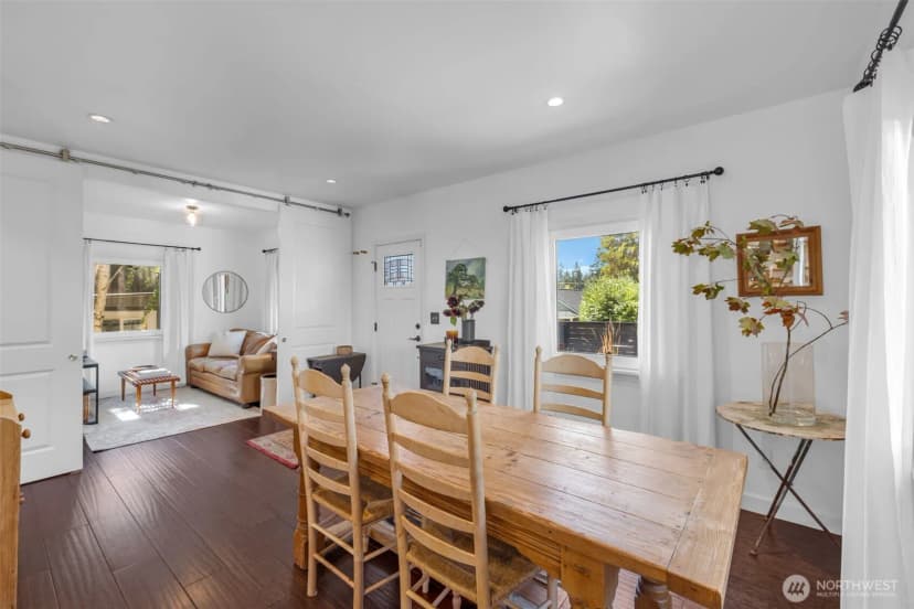 Property photo for 14332 Phinney Avenue N, Seattle photo 9
