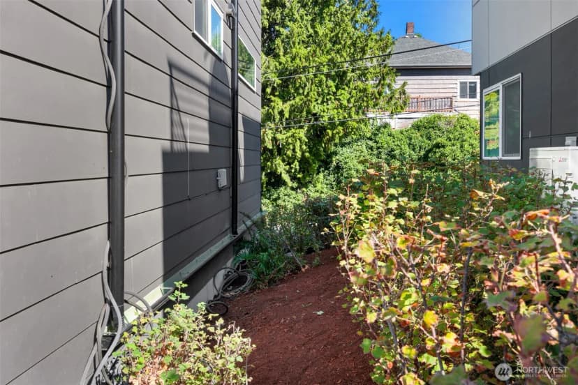 Property photo for 2909 S Dearborn, Seattle photo 25