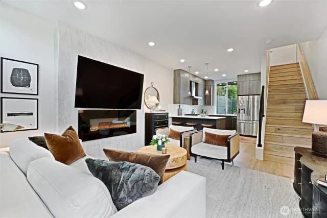 Property photo for 2909 S Dearborn, Seattle photo 4