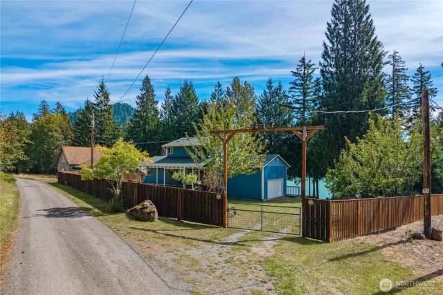 Property photo for 13018 532nd Street E, Eatonville photo 2