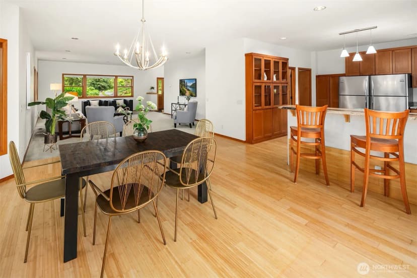 Property photo for 14730 75th Avenue Ne, Kenmore photo 9