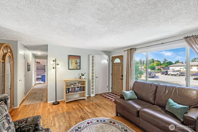 Property photo for 9307 3rd Place Se, Everett photo 5