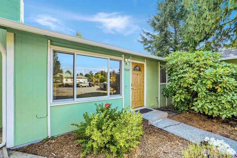Property photo for 9307 3rd Place Se, Everett photo 2