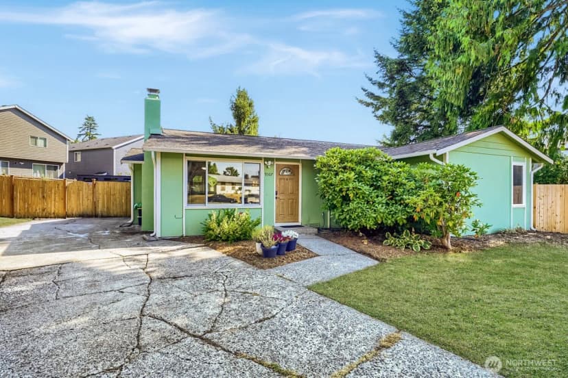 Property photo for 9307 3rd Place Se, Everett photo 3