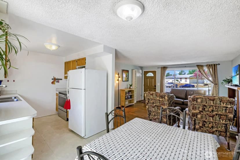 Property photo for 9307 3rd Place Se, Everett photo 11