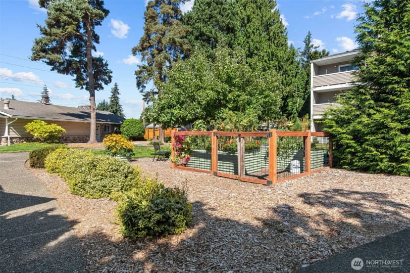 Property photo for 12429 Ne 130th Court #g108, Kirkland photo 22