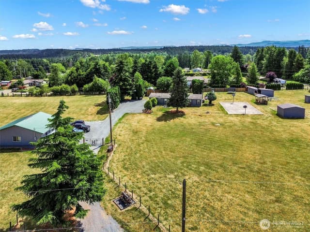 Property photo for 28707 26th Avenue E, Roy photo 2