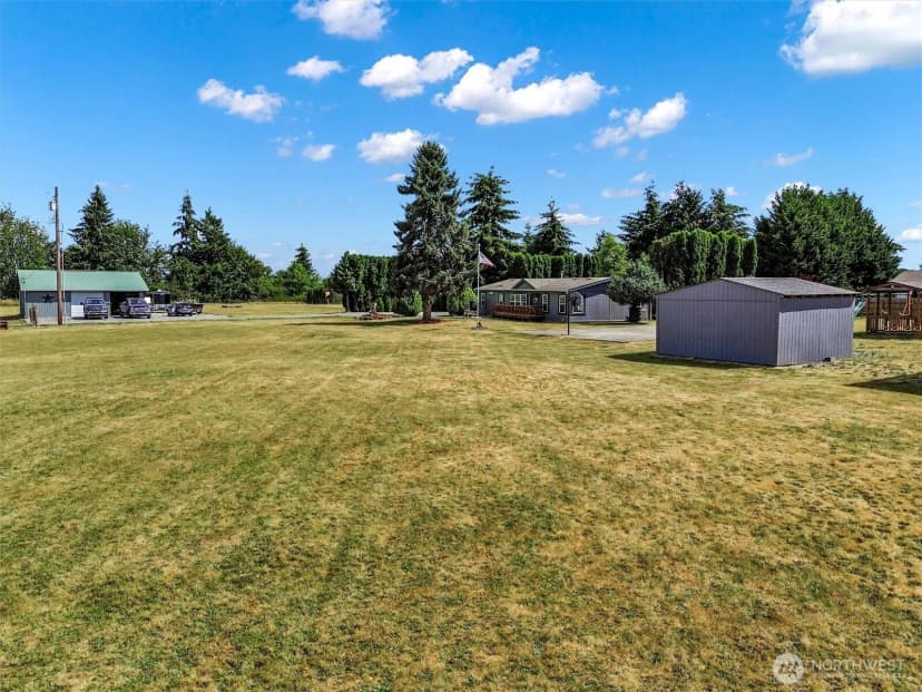 Property photo for 28707 26th Avenue E, Roy photo 3