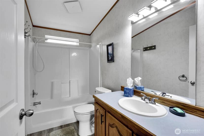 Property photo for 28707 26th Avenue E, Roy photo 13