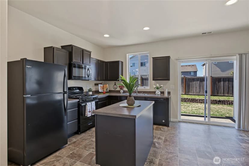 Property photo for 19206 18th Ave Court E, Spanaway photo 5