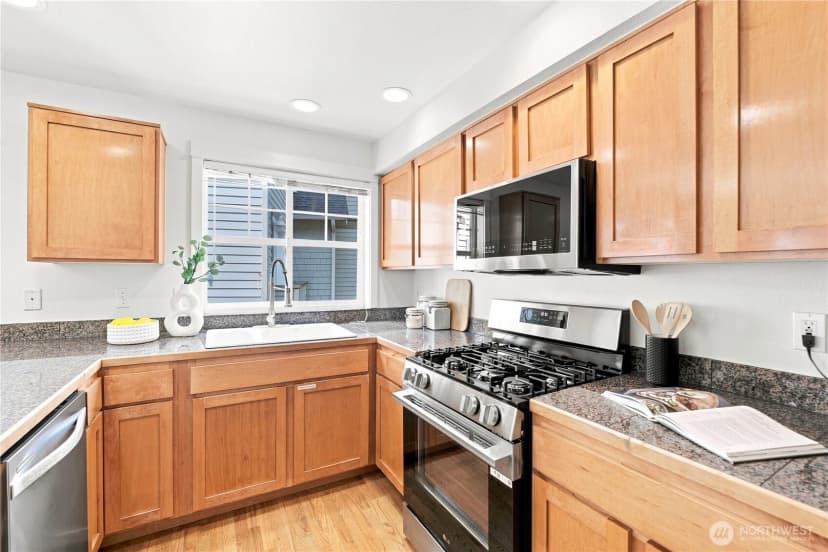 Property photo for 6513 24th Avenue Ne #a, Seattle photo 7