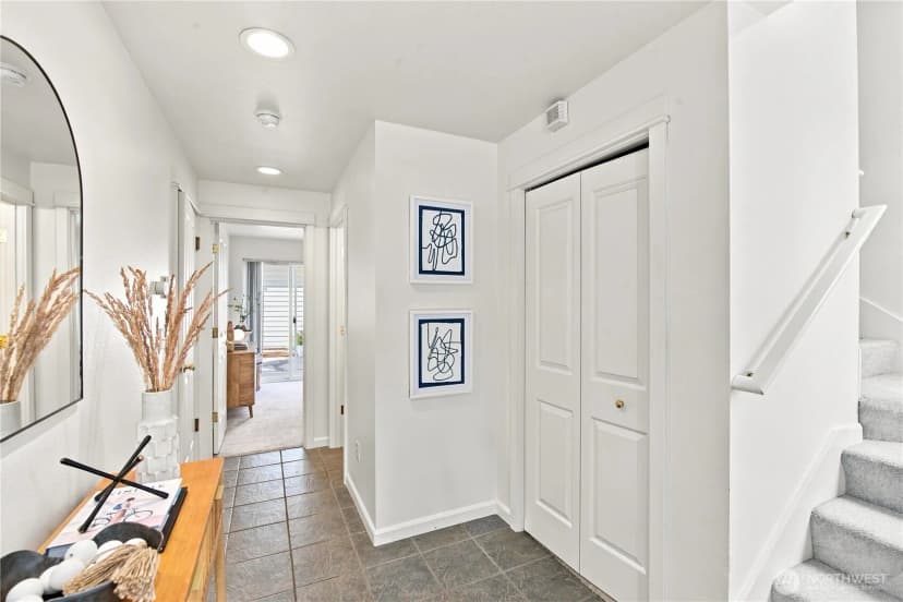 Property photo for 6513 24th Avenue Ne #a, Seattle photo 5