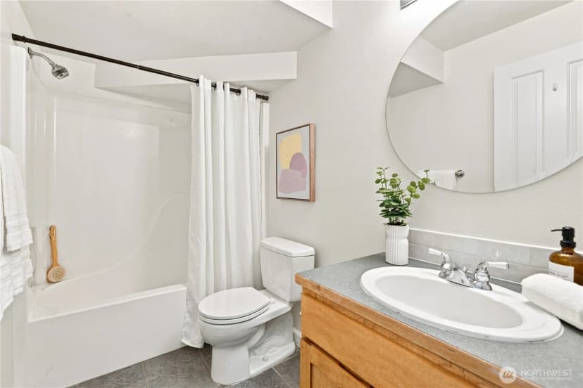 Property photo for 6513 24th Avenue Ne #a, Seattle photo 6